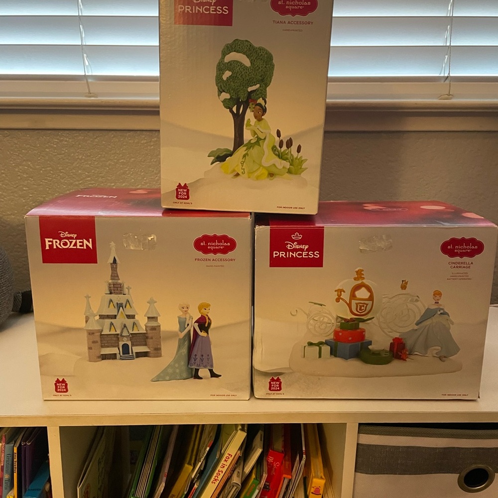 NEW IN BOX Disney St Nicholas Square Village figurines
